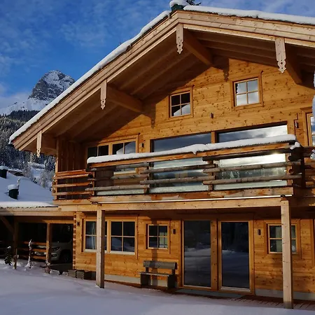 Ski Nomad Chalet *